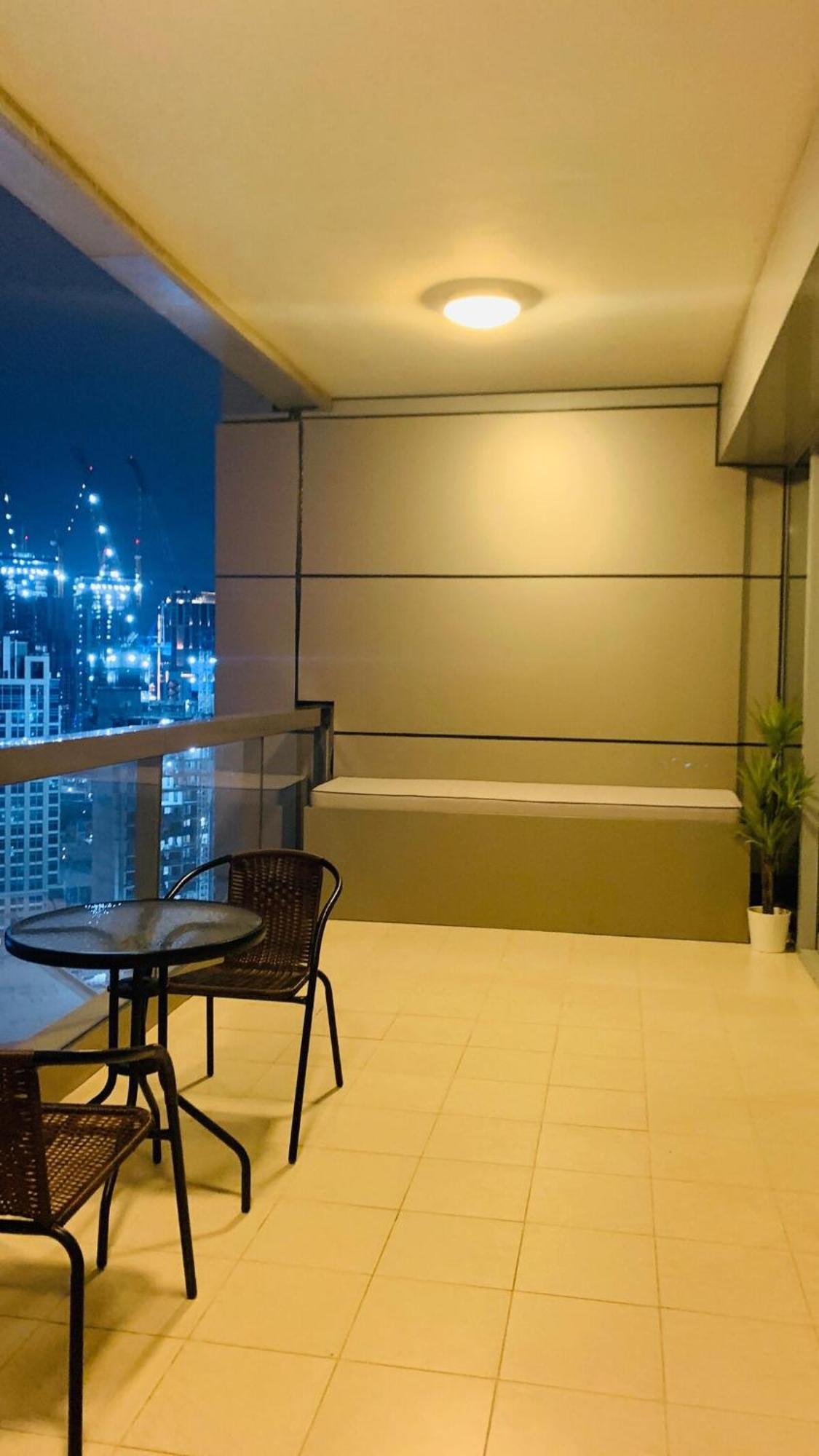 Apartment Downtown - Near Burj Khalifa - Free Parking Dubai