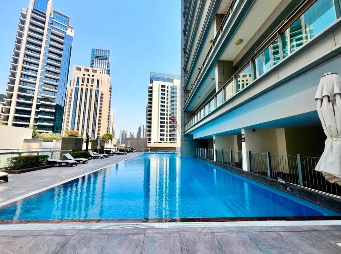 Downtown - Near Burj Khalifa - Free Parking Apartment Dubai