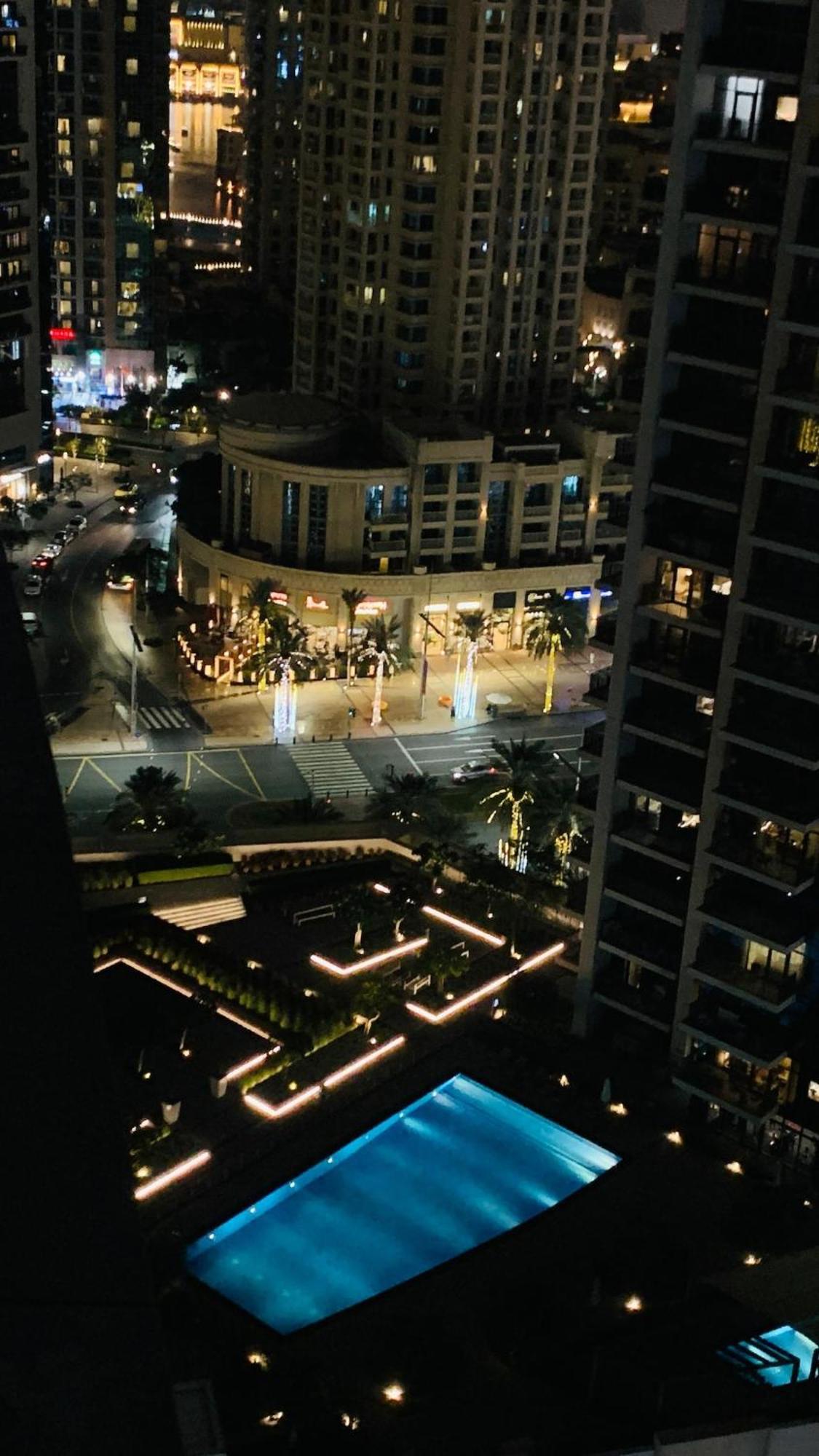 Downtown - Near Burj Khalifa - Free Parking Apartment Dubai